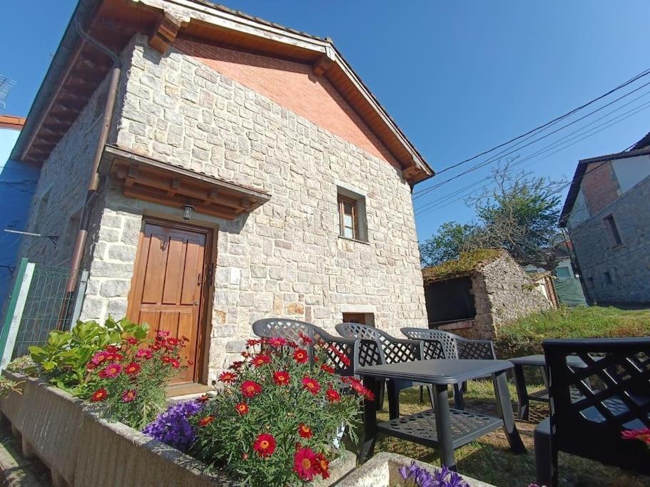 Romantico Acogedor Apartamento En Llanes Exterior foto